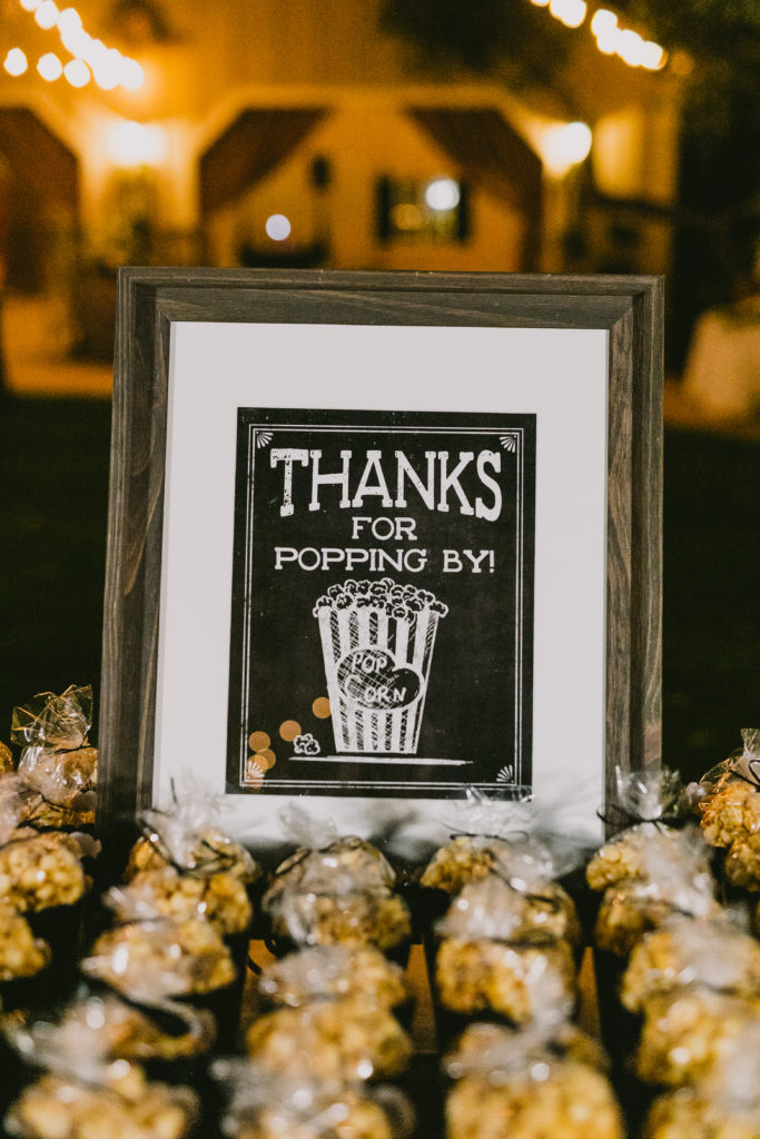 Popcorn wedding favors for guests